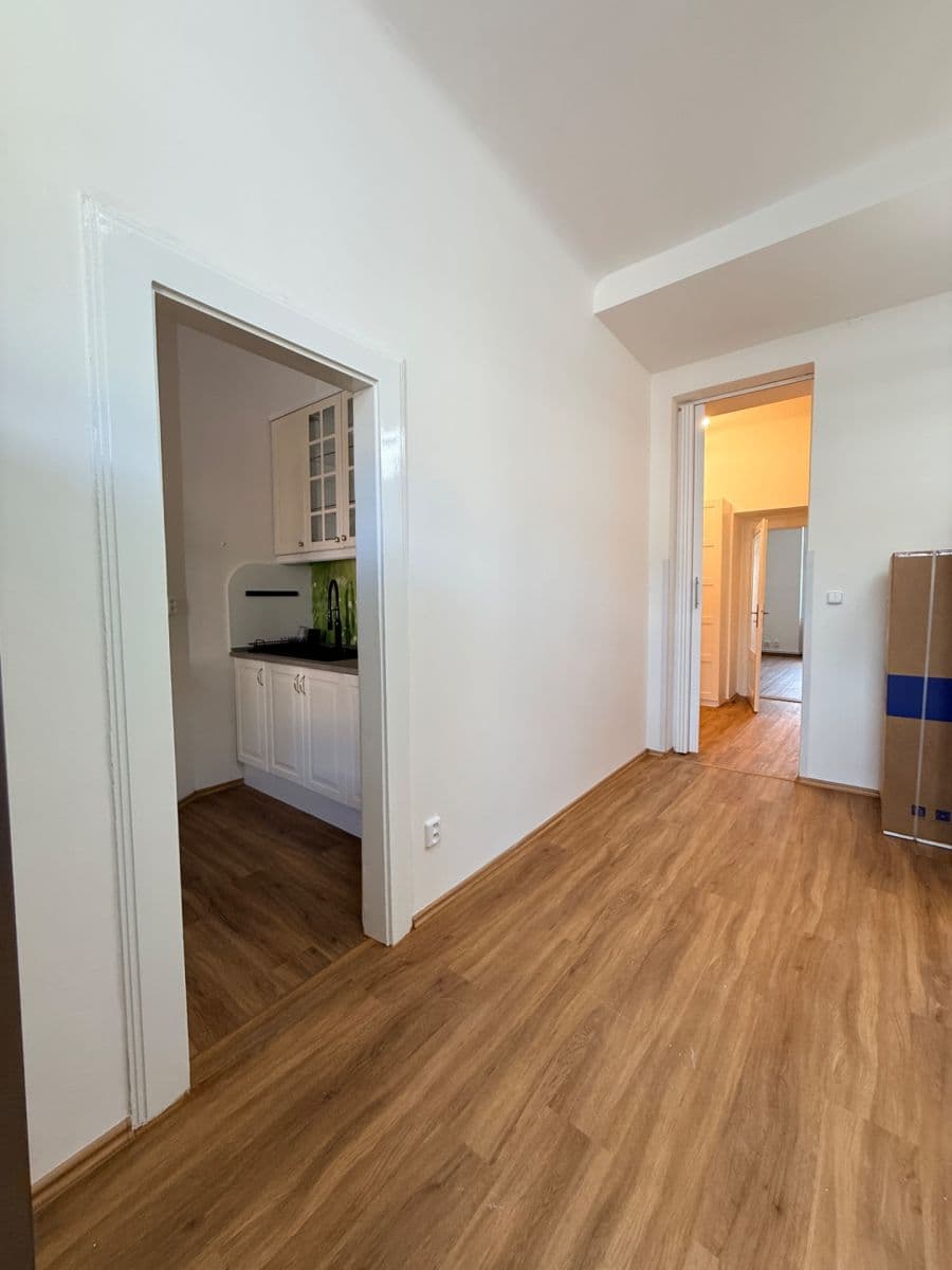 2 bedroom with open-plan kitchen flat to rent, 83 m², Wuchterlova, Prague, Prague 2 bedroom with open-plan kitchen flat to rent, 83 m², Wuchterlova, Prague, Prague