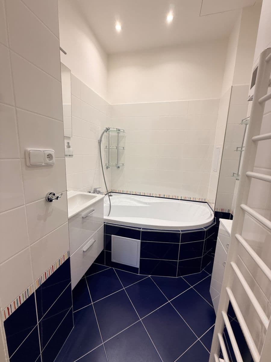 2 bedroom with open-plan kitchen flat to rent, 83 m², Wuchterlova, Prague, Prague 2 bedroom with open-plan kitchen flat to rent, 83 m², Wuchterlova, Prague, Prague