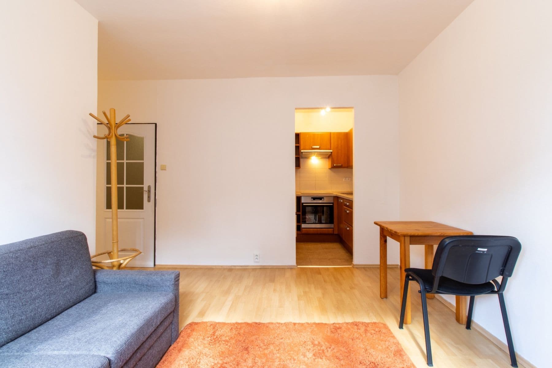 1 bedroom with open-plan kitchen flat to rent, 35 m², Hlivická, Prague, Prague 1 bedroom with open-plan kitchen flat to rent, 35 m², Hlivická, Prague, Prague