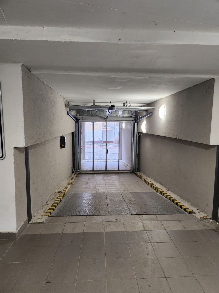 garage to rent, 18 m², Zeyerova, Písek, Jihočeský Region garage to rent, 18 m², Zeyerova, Písek, Jihočeský Region