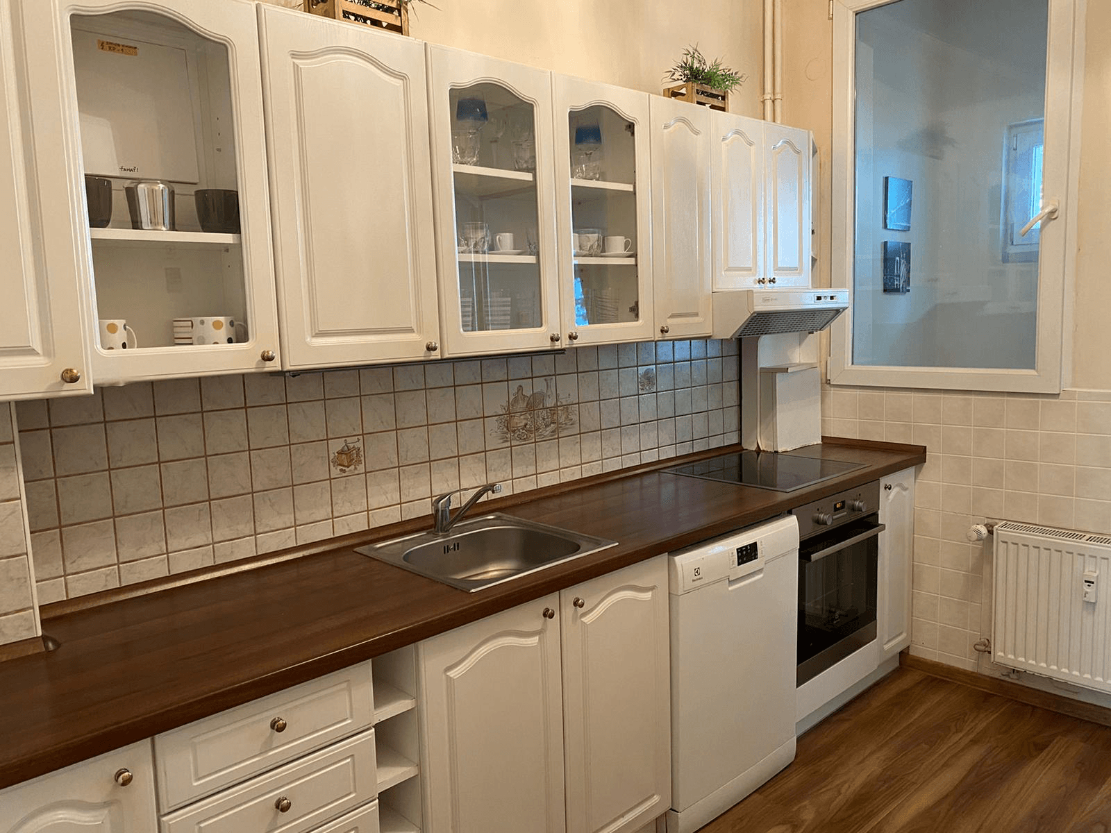 4 bedroom flat to rent, 100 m², Rajská, Bratislava - mestská časť Staré Mesto, Bratislavský Region 4 bedroom flat to rent, 100 m², Rajská, Bratislava - mestská časť Staré Mesto, Bratislavský Region