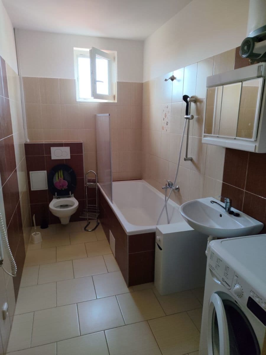 Studio flat to rent, 47 m², U Parčíku, Kunice, Středočeský Region Studio flat to rent, 47 m², U Parčíku, Kunice, Středočeský Region