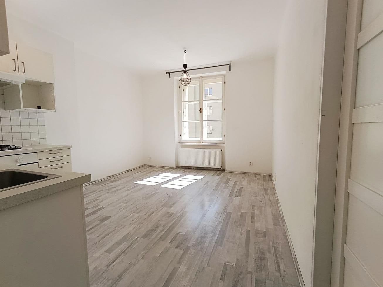 1 bedroom with open-plan kitchen flat to rent, 38 m², Žerotínova, Prague, Prague 1 bedroom with open-plan kitchen flat to rent, 38 m², Žerotínova, Prague, Prague