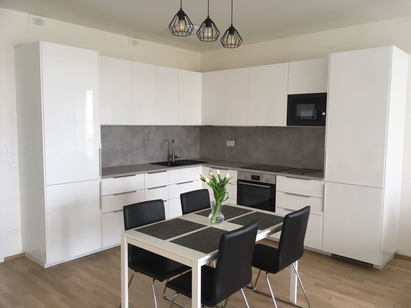 2 bedroom with open-plan kitchen flat to rent, 76 m², Pechmanových, Prague, Prague 2 bedroom with open-plan kitchen flat to rent, 76 m², Pechmanových, Prague, Prague
