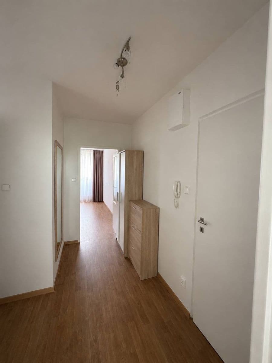 3 bedroom flat to rent, 76 m², Pod Strání, Prague, Prague 3 bedroom flat to rent, 76 m², Pod Strání, Prague, Prague