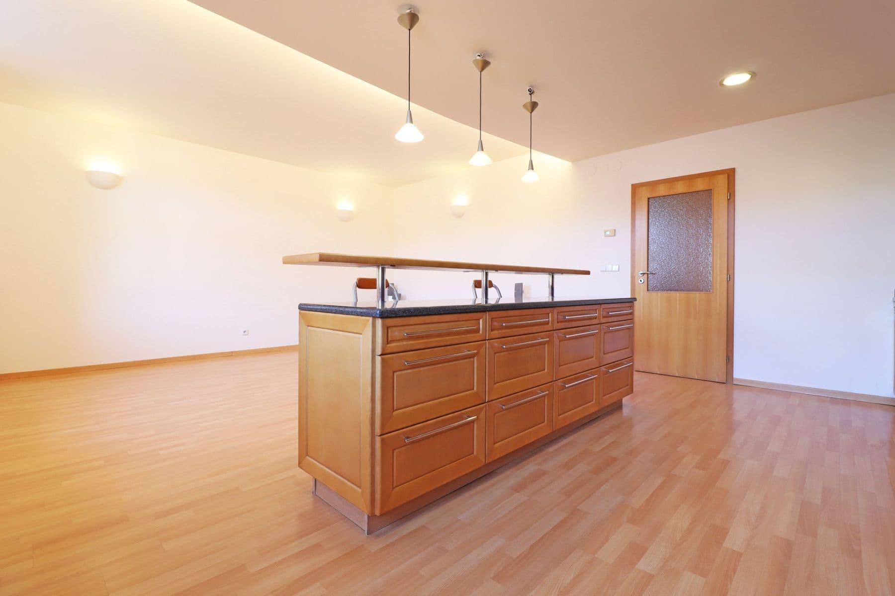 1 bedroom with open-plan kitchen flat to rent, 78 m², Dělnická, Prague, Prague 1 bedroom with open-plan kitchen flat to rent, 78 m², Dělnická, Prague, Prague