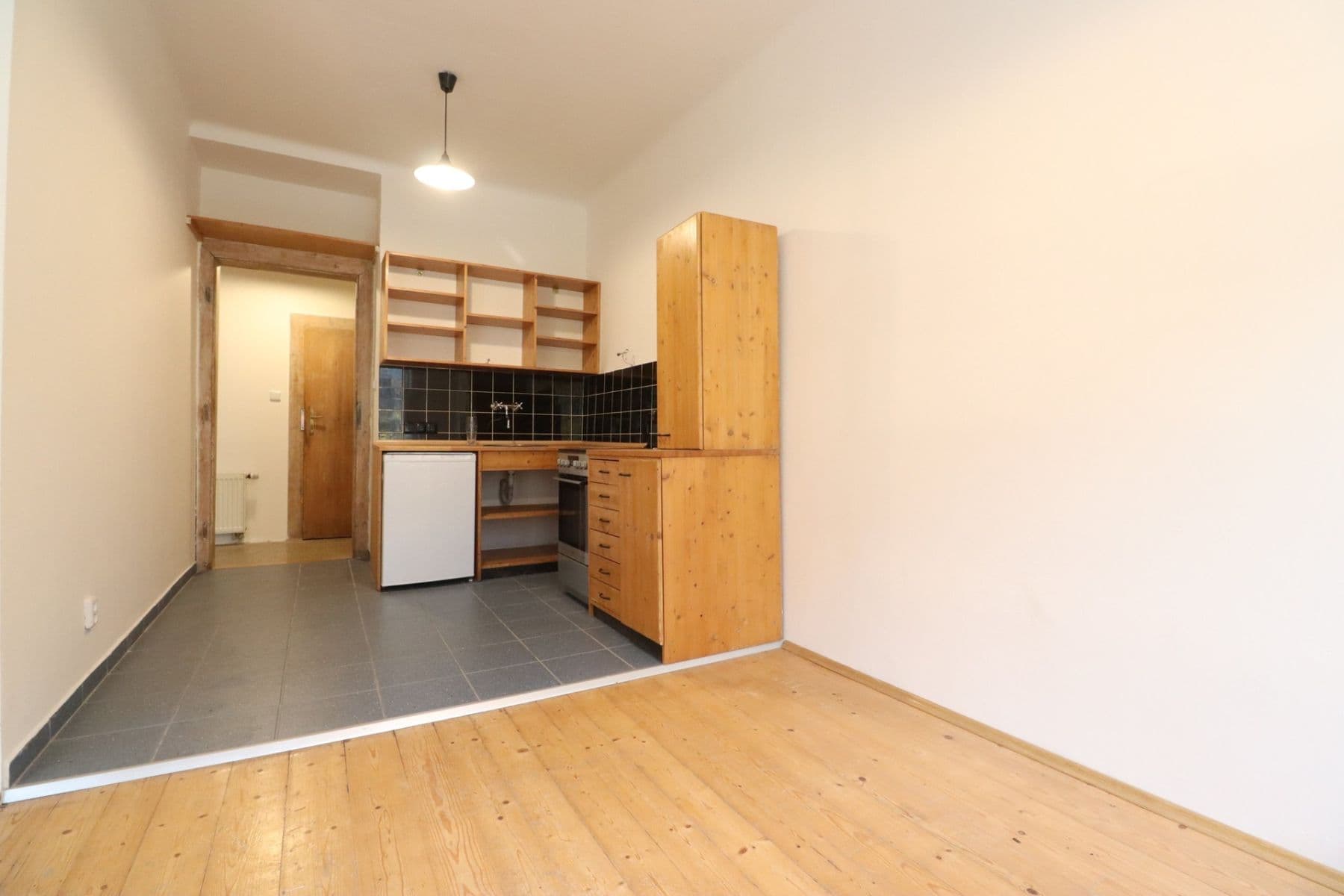 Studio flat to rent, 42 m², U parního mlýna, Prague, Prague Studio flat to rent, 42 m², U parního mlýna, Prague, Prague