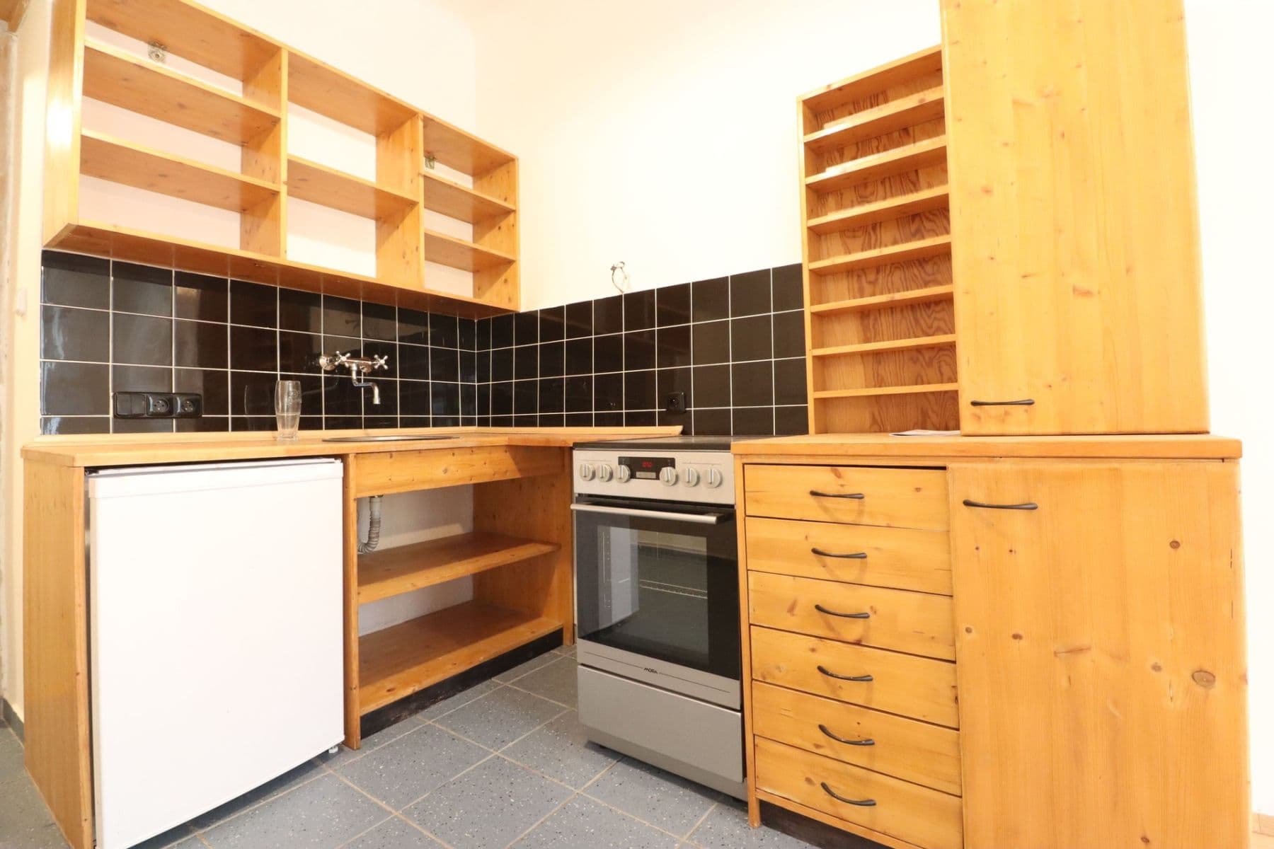Studio flat to rent, 42 m², U parního mlýna, Prague, Prague Studio flat to rent, 42 m², U parního mlýna, Prague, Prague