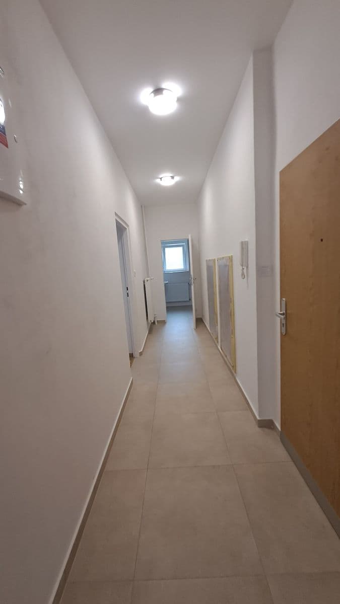 2 bedroom with open-plan kitchen flat to rent, 66 m², Sladkovského, Plzeň, Plzeňský Region 2 bedroom with open-plan kitchen flat to rent, 66 m², Sladkovského, Plzeň, Plzeňský Region