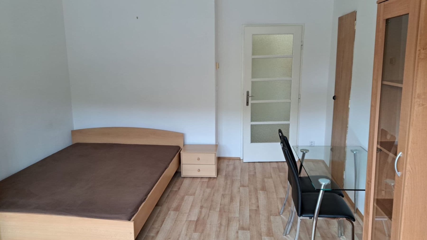 Studio flat to rent, 30 m², Vrchlického, Prague, Prague Studio flat to rent, 30 m², Vrchlického, Prague, Prague