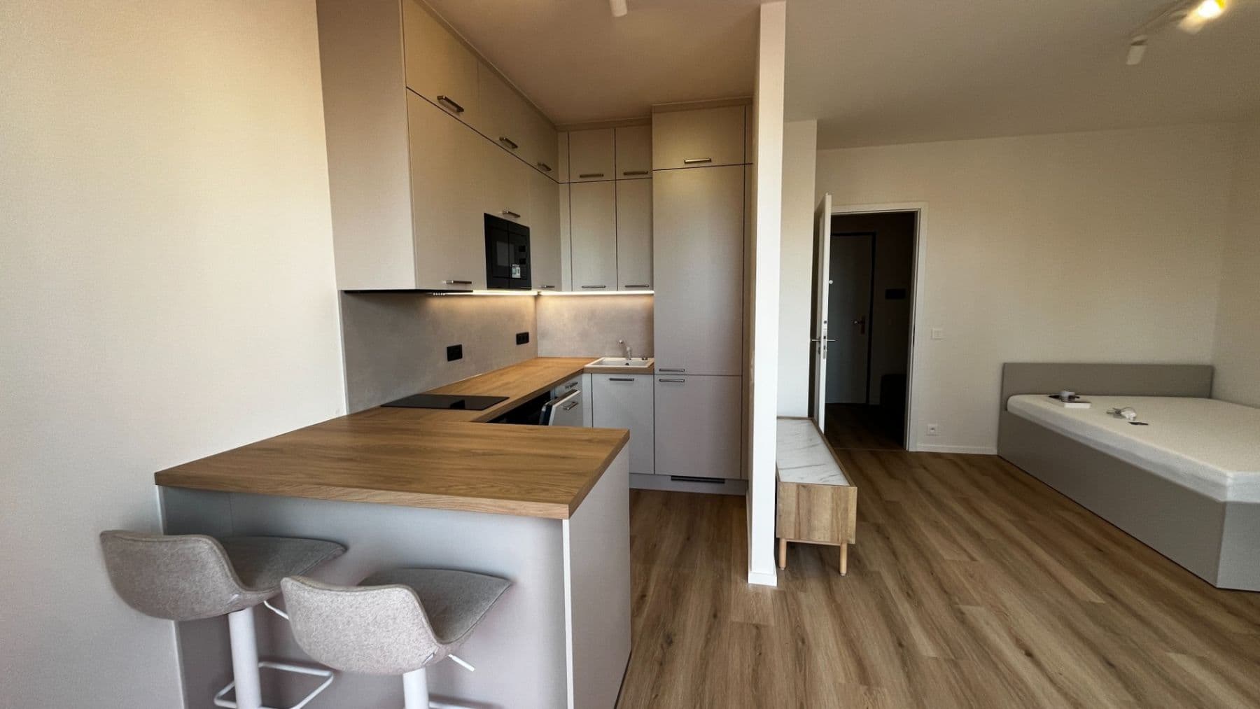 Studio flat to rent, 35 m², Waltariho, Prague, Prague Studio flat to rent, 35 m², Waltariho, Prague, Prague