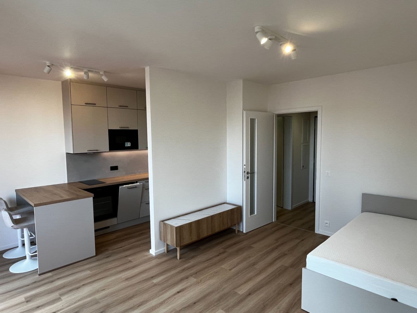 Studio flat to rent, 35 m², Waltariho, Prague, Prague Studio flat to rent, 35 m², Waltariho, Prague, Prague