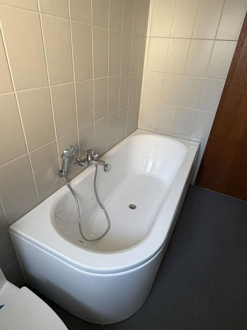 3 bedroom flat to rent, 98 m², Eilendorfer Straße 102, Aachen, North Rhine-Westphalia 3 bedroom flat to rent, 98 m², Eilendorfer Straße 102, Aachen, North Rhine-Westphalia