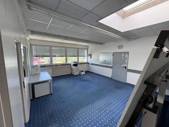 non-residential property to rent, 2,024 m², Schlierbach, Baden-Württemberg non-residential property to rent, 2,024 m², Schlierbach, Baden-Württemberg