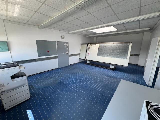 non-residential property to rent, 2,024 m², Schlierbach, Baden-Württemberg non-residential property to rent, 2,024 m², Schlierbach, Baden-Württemberg