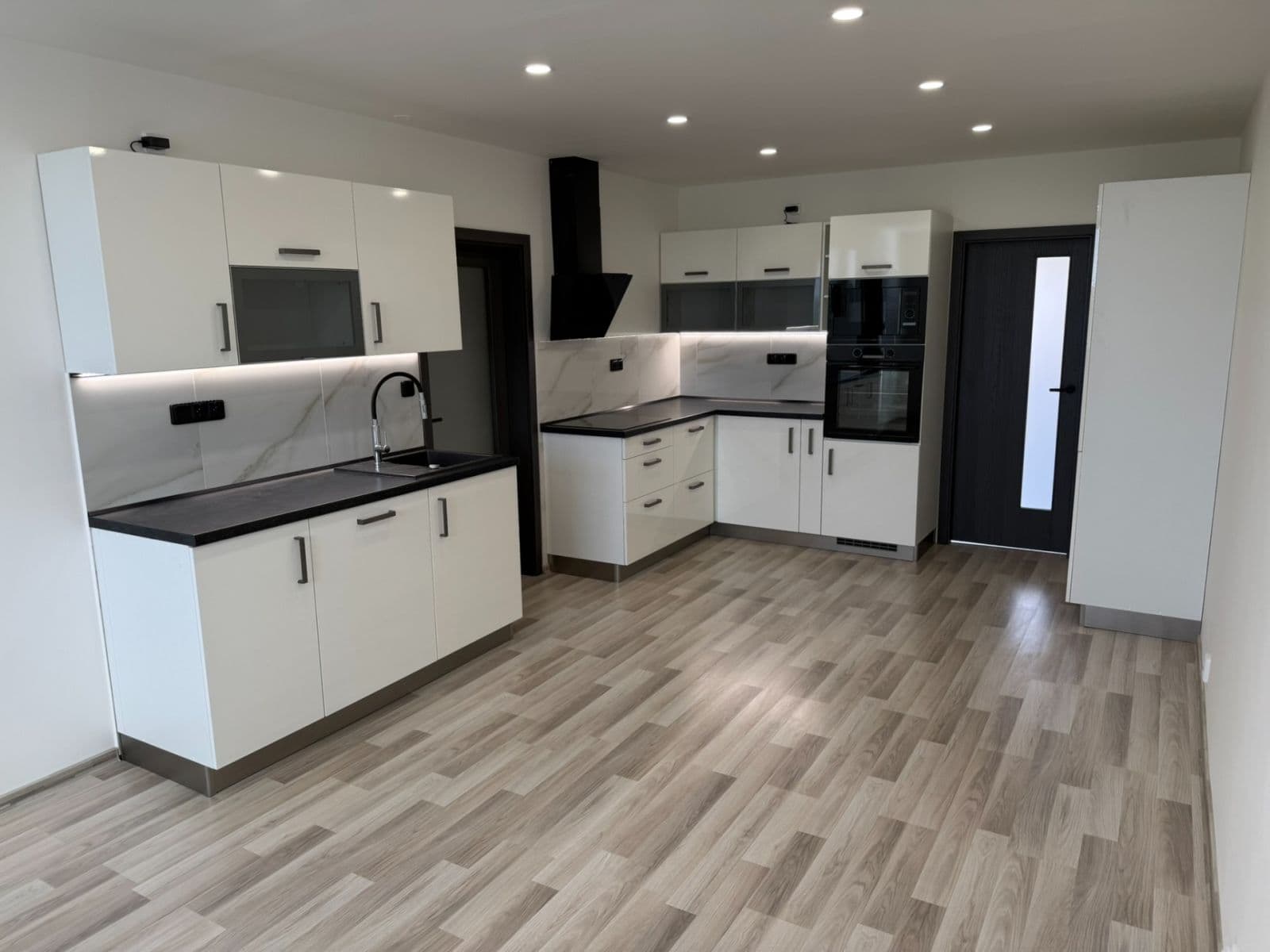 2 bedroom with open-plan kitchen flat for sale, 60 m², Brandlova, Hodonín, Jihomoravský Region 2 bedroom with open-plan kitchen flat for sale, 60 m², Brandlova, Hodonín, Jihomoravský Region