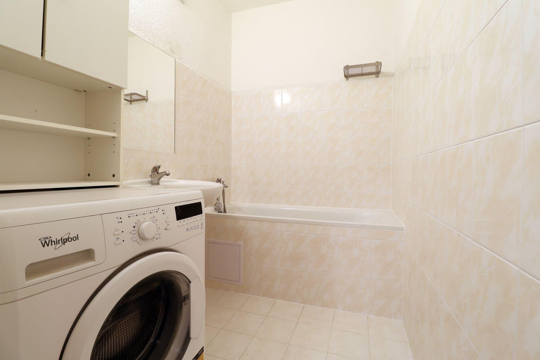 Studio flat to rent, 40 m², Hlivická, Prague, Prague Studio flat to rent, 40 m², Hlivická, Prague, Prague