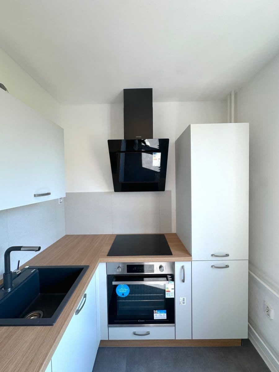 3 bedroom flat for sale, 64 m², tř. Kosmonautů, Olomouc, Olomoucký Region 3 bedroom flat for sale, 64 m², tř. Kosmonautů, Olomouc, Olomoucký Region