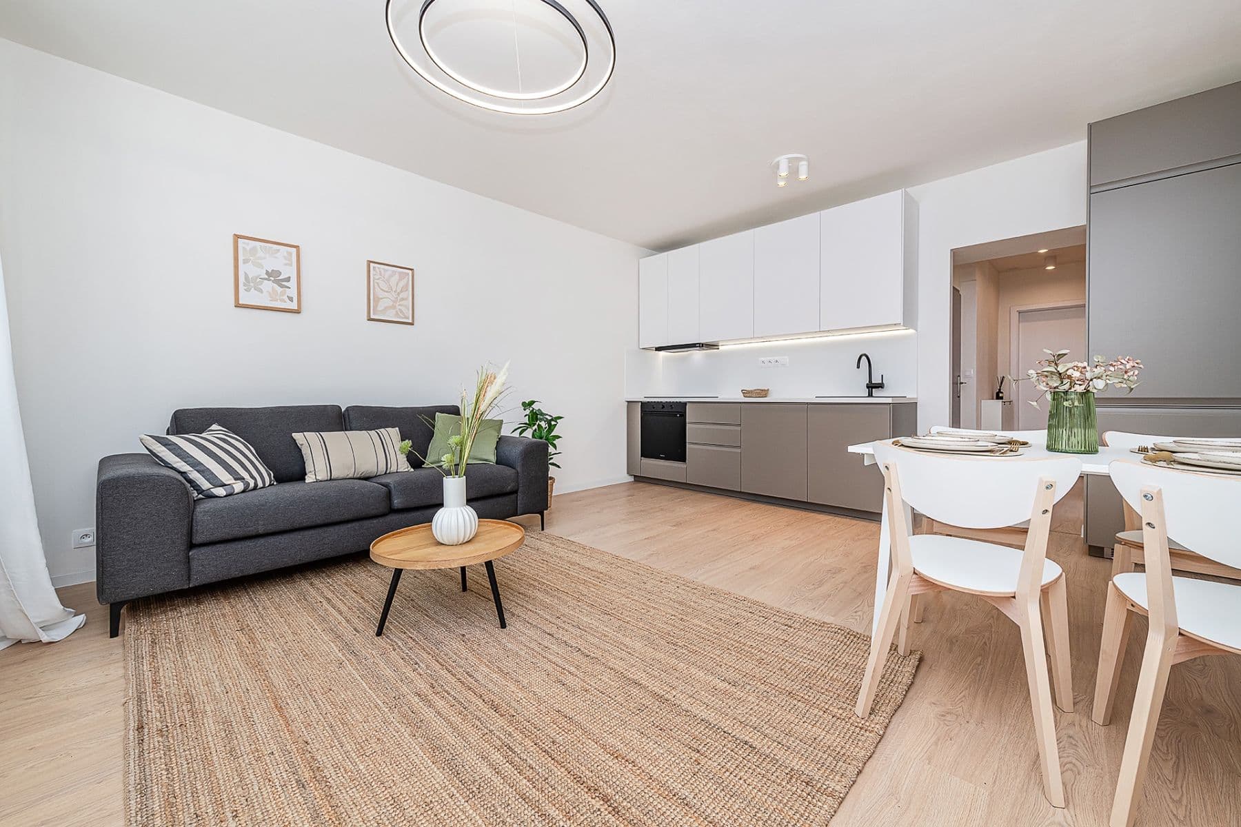 2 bedroom with open-plan kitchen flat for sale, 74 m², Madridská, Prague, Prague 2 bedroom with open-plan kitchen flat for sale, 74 m², Madridská, Prague, Prague
