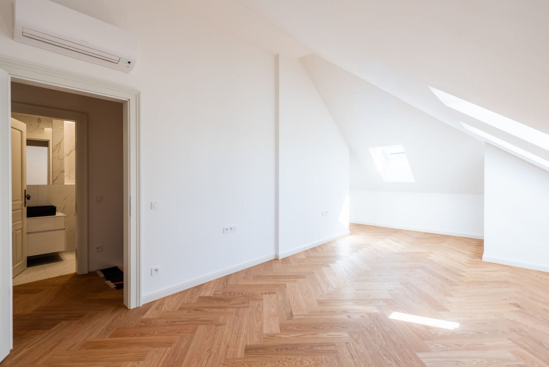 1 bedroom with open-plan kitchen flat for sale, 97 m², Polská, Prague, Prague 1 bedroom with open-plan kitchen flat for sale, 97 m², Polská, Prague, Prague