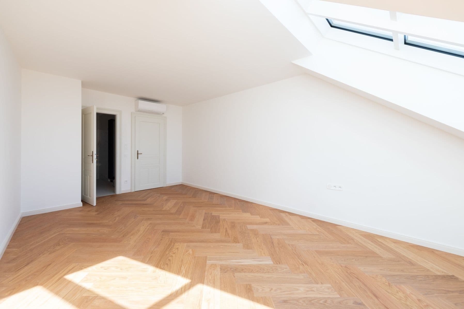 1 bedroom with open-plan kitchen flat for sale, 97 m², Polská, Prague, Prague 1 bedroom with open-plan kitchen flat for sale, 97 m², Polská, Prague, Prague