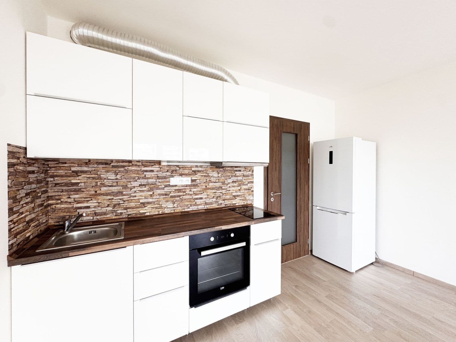 Studio flat to rent, 31 m², Mantovská, Prague, Prague Studio flat to rent, 31 m², Mantovská, Prague, Prague