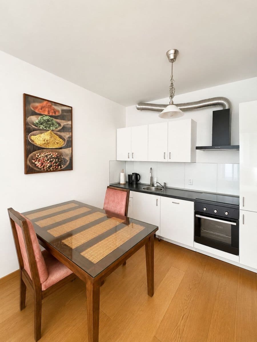 Studio flat to rent, 39 m², Nuselská, Prague, Prague Studio flat to rent, 39 m², Nuselská, Prague, Prague