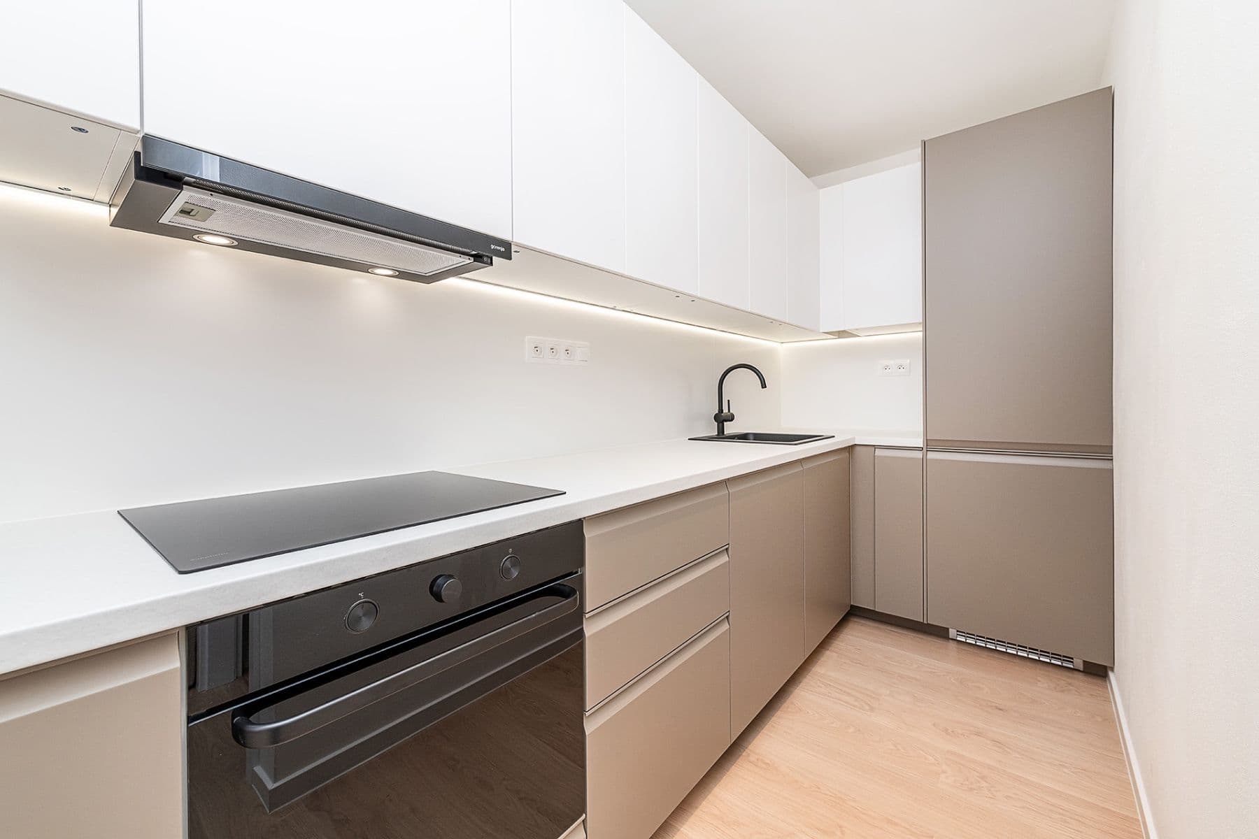 2 bedroom with open-plan kitchen flat for sale, 87 m², Komunardů, Prague, Prague 2 bedroom with open-plan kitchen flat for sale, 87 m², Komunardů, Prague, Prague