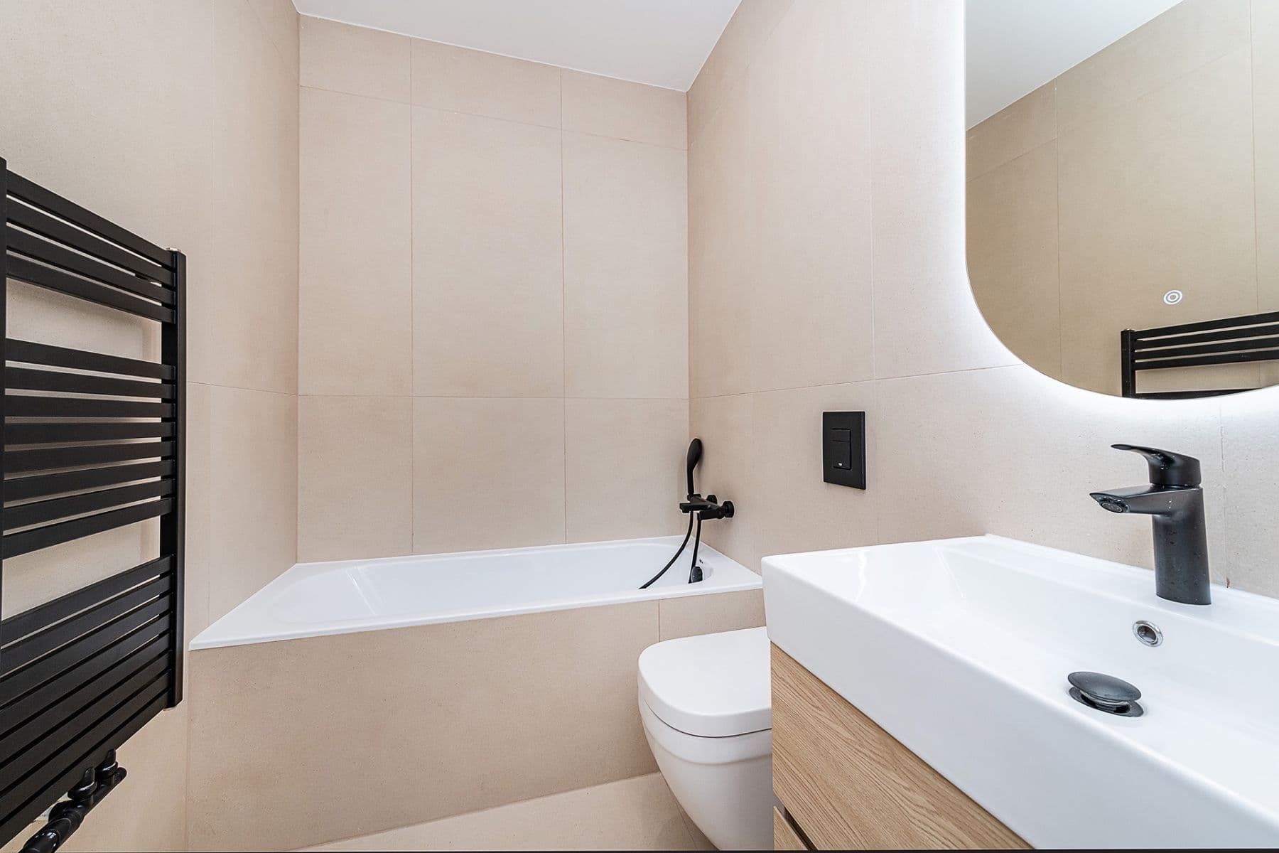 2 bedroom with open-plan kitchen flat for sale, 87 m², Komunardů, Prague, Prague 2 bedroom with open-plan kitchen flat for sale, 87 m², Komunardů, Prague, Prague
