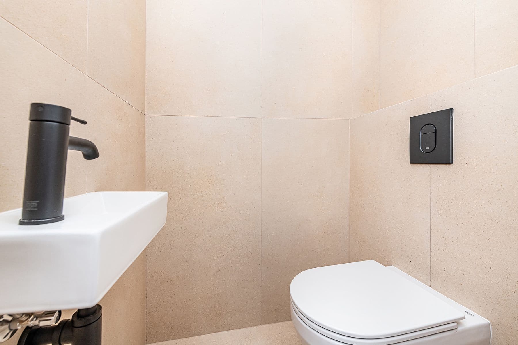 2 bedroom with open-plan kitchen flat for sale, 90 m², Komunardů, Prague, Prague 2 bedroom with open-plan kitchen flat for sale, 90 m², Komunardů, Prague, Prague