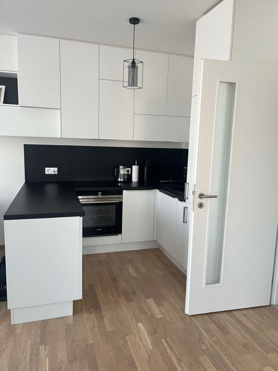 2 bedroom with open-plan kitchen flat to rent, 75 m², Wassermannova, Prague, Prague 2 bedroom with open-plan kitchen flat to rent, 75 m², Wassermannova, Prague, Prague