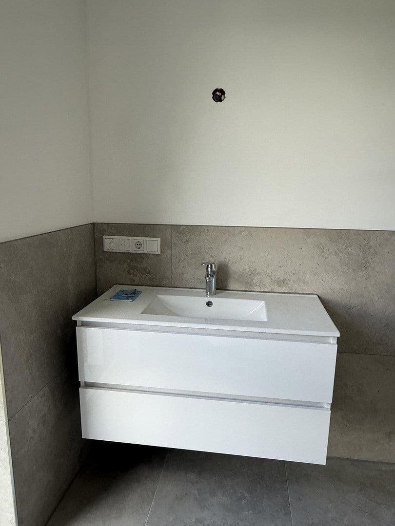 3 bedroom flat to rent, 91 m², Schloß Holte-Stukenbrock, North Rhine-Westphalia 3 bedroom flat to rent, 91 m², Schloß Holte-Stukenbrock, North Rhine-Westphalia