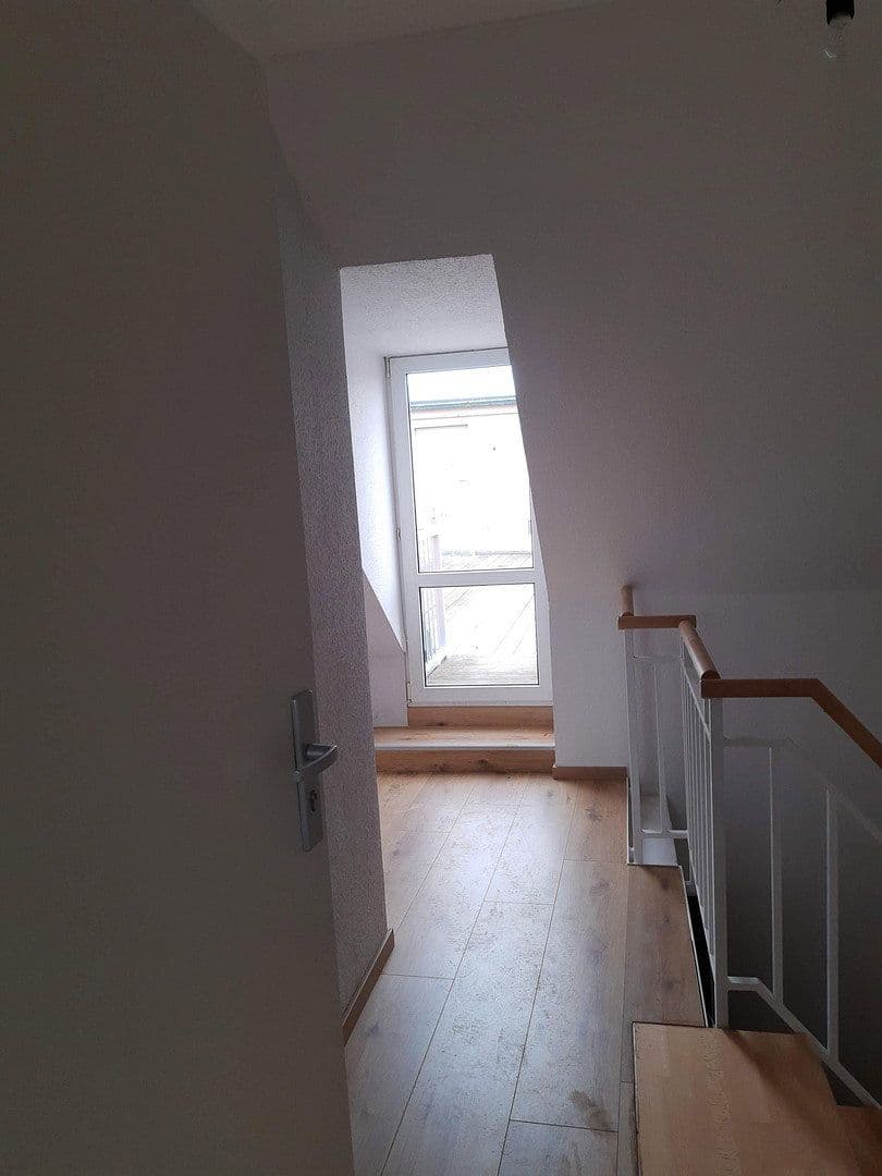 3 bedroom with open-plan kitchen flat to rent, 170 m², Ochsenfurt, Bavaria 3 bedroom with open-plan kitchen flat to rent, 170 m², Ochsenfurt, Bavaria