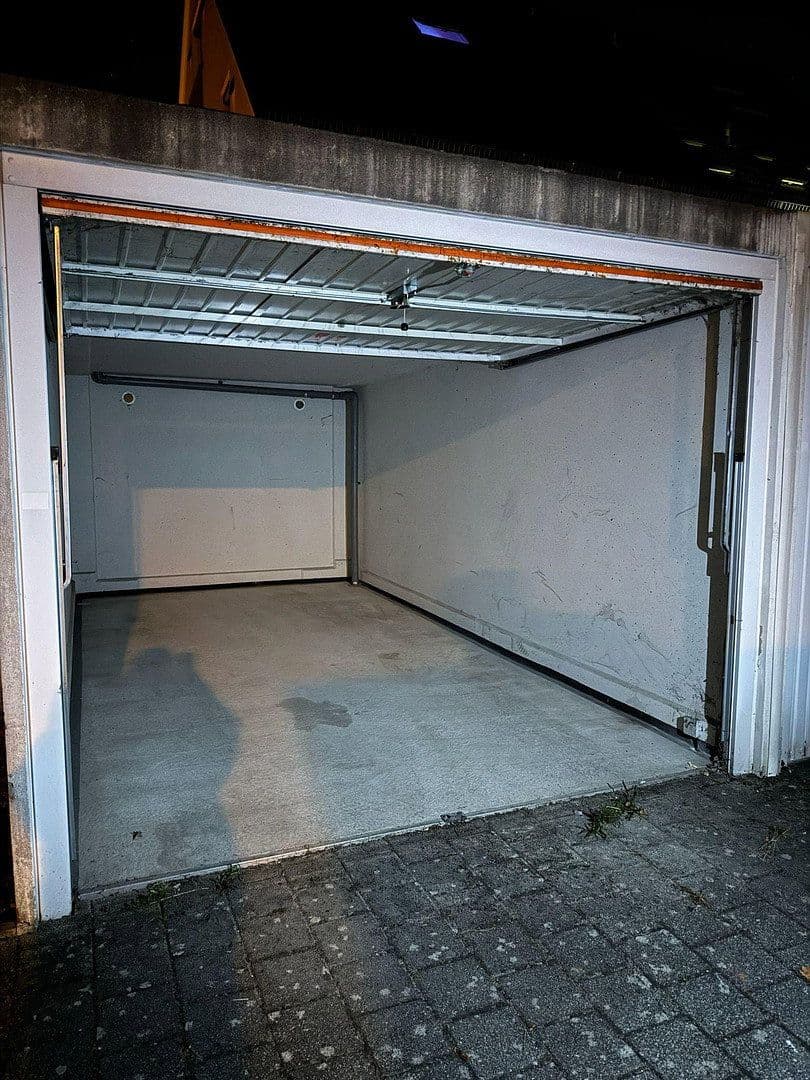 garage to rent, 0 m², Roßtaler Str. 11, Nürnberg, Bavaria garage to rent, 0 m², Roßtaler Str. 11, Nürnberg, Bavaria