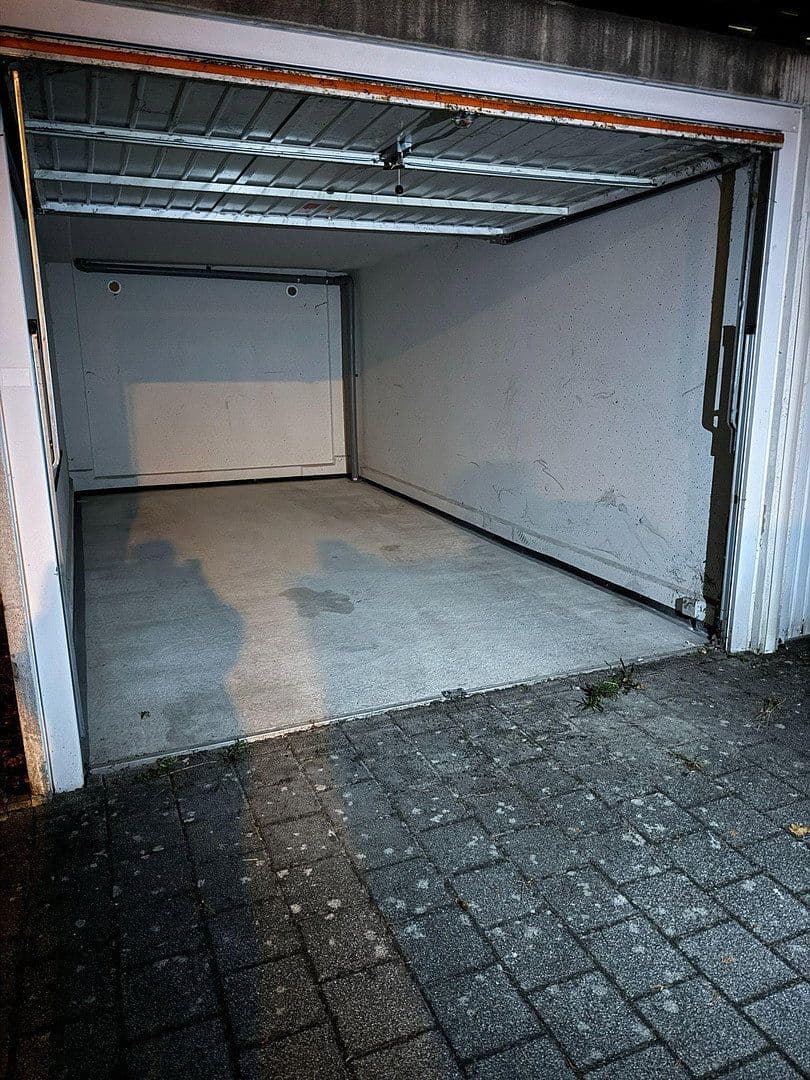 garage to rent, 0 m², Roßtaler Str. 11, Nürnberg, Bavaria garage to rent, 0 m², Roßtaler Str. 11, Nürnberg, Bavaria