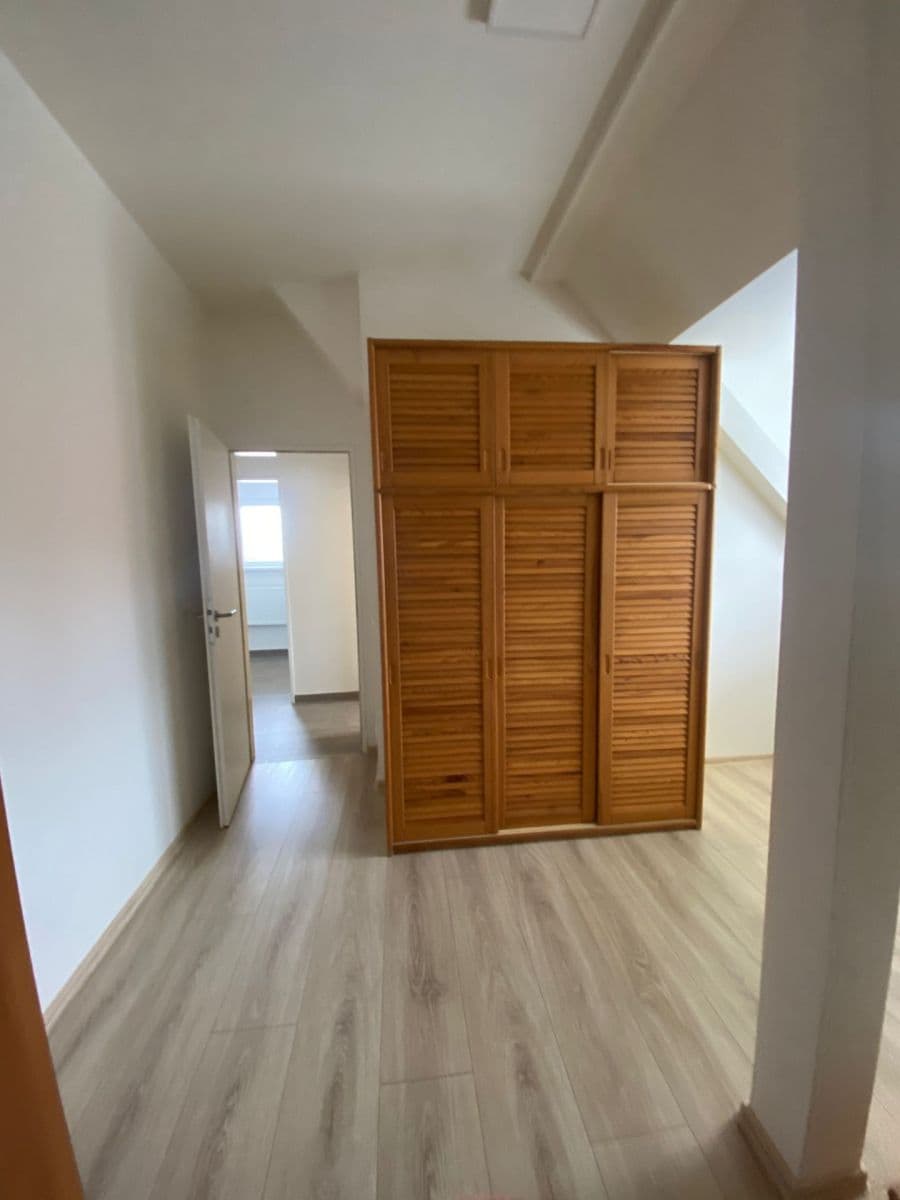2 bedroom with open-plan kitchen flat to rent, 80 m², U Stojanu, Prague, Prague 2 bedroom with open-plan kitchen flat to rent, 80 m², U Stojanu, Prague, Prague