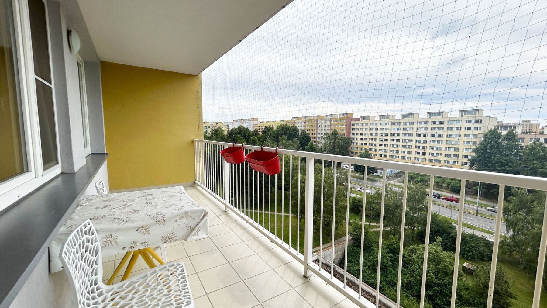 2 bedroom with open-plan kitchen flat to rent, 66 m², Katovická, Prague, Prague 2 bedroom with open-plan kitchen flat to rent, 66 m², Katovická, Prague, Prague