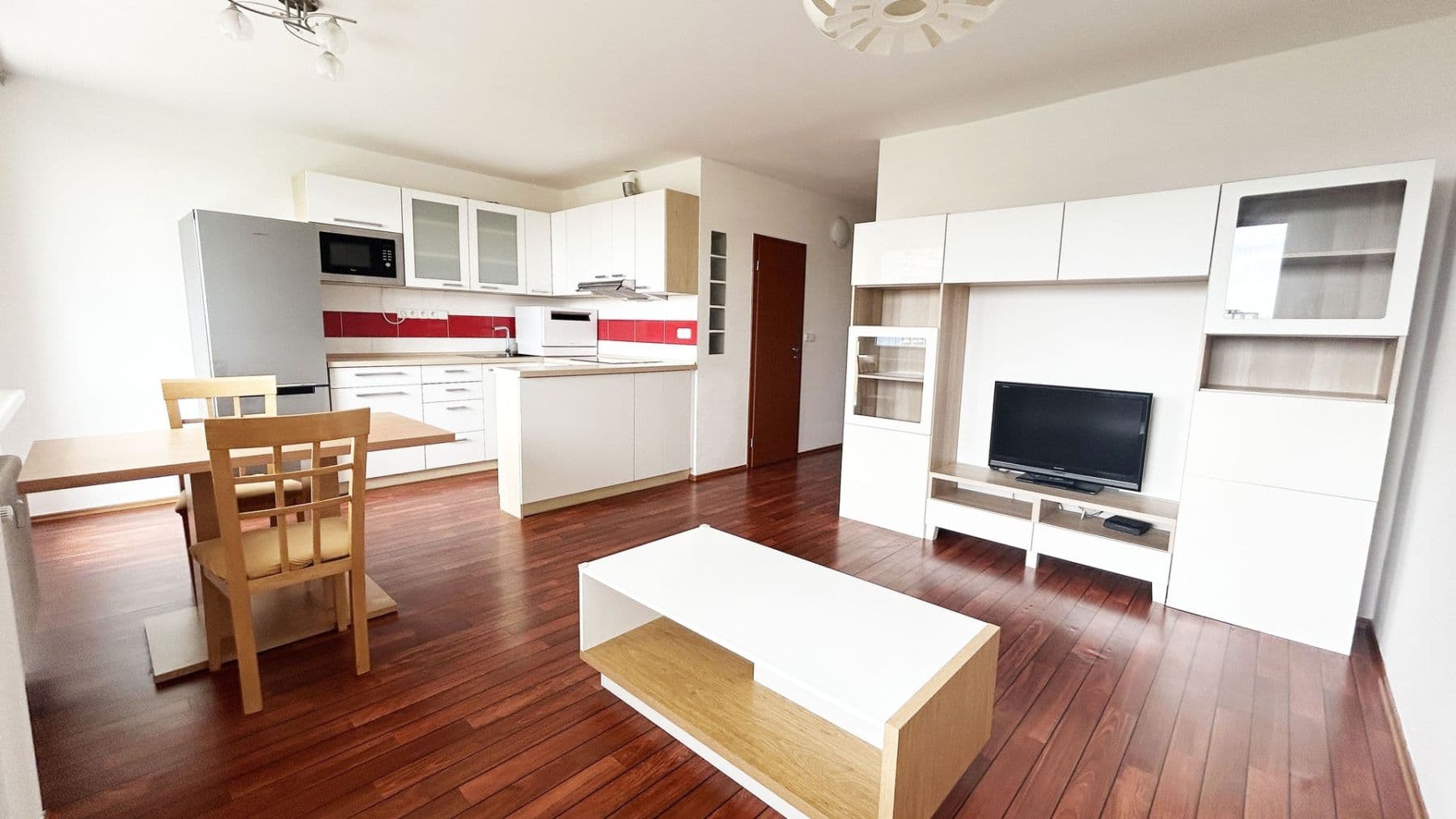 2 bedroom with open-plan kitchen flat to rent, 66 m², Katovická, Prague, Prague 2 bedroom with open-plan kitchen flat to rent, 66 m², Katovická, Prague, Prague