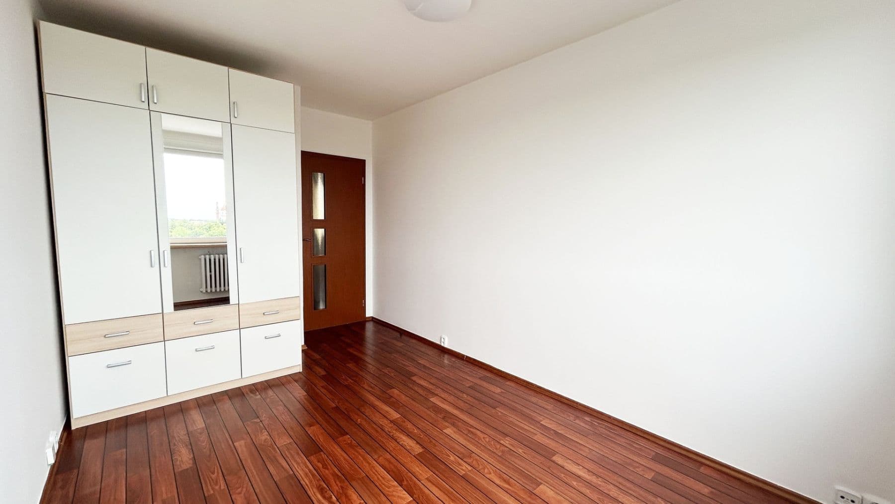 2 bedroom with open-plan kitchen flat to rent, 66 m², Katovická, Prague, Prague 2 bedroom with open-plan kitchen flat to rent, 66 m², Katovická, Prague, Prague