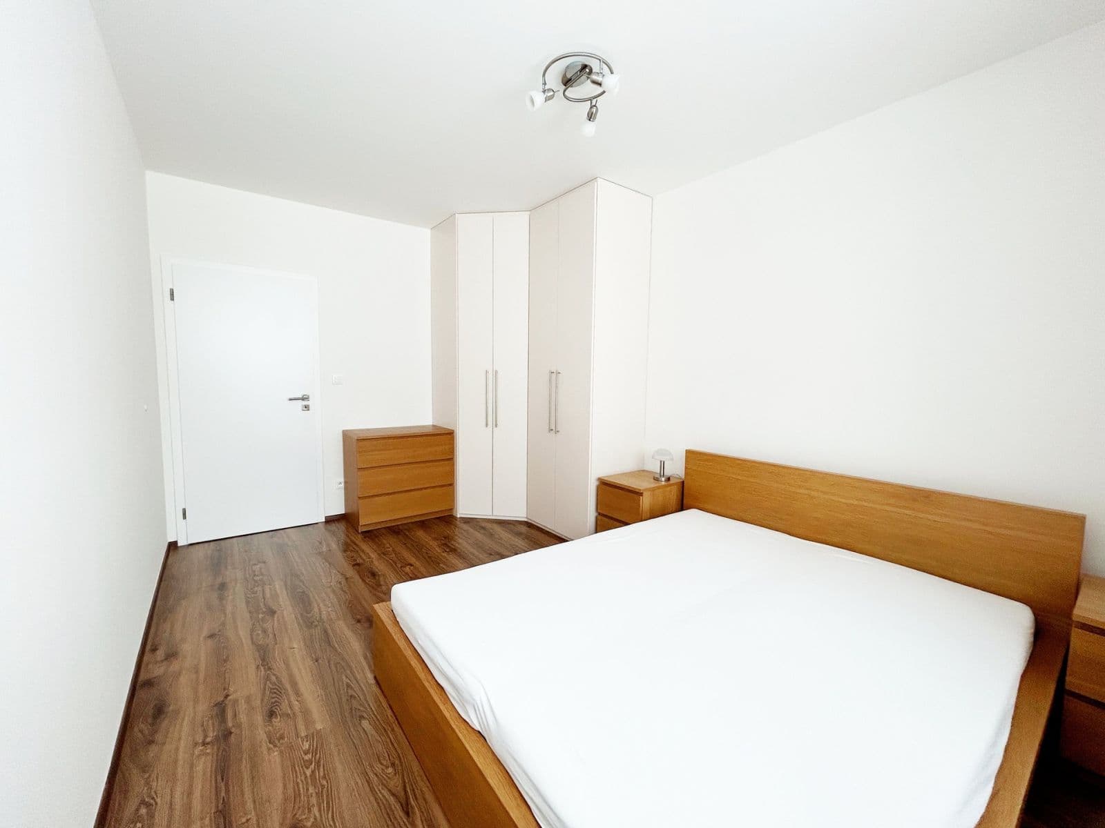2 bedroom with open-plan kitchen flat to rent, 67 m², U Hostavického potoka, Prague, Prague 2 bedroom with open-plan kitchen flat to rent, 67 m², U Hostavického potoka, Prague, Prague