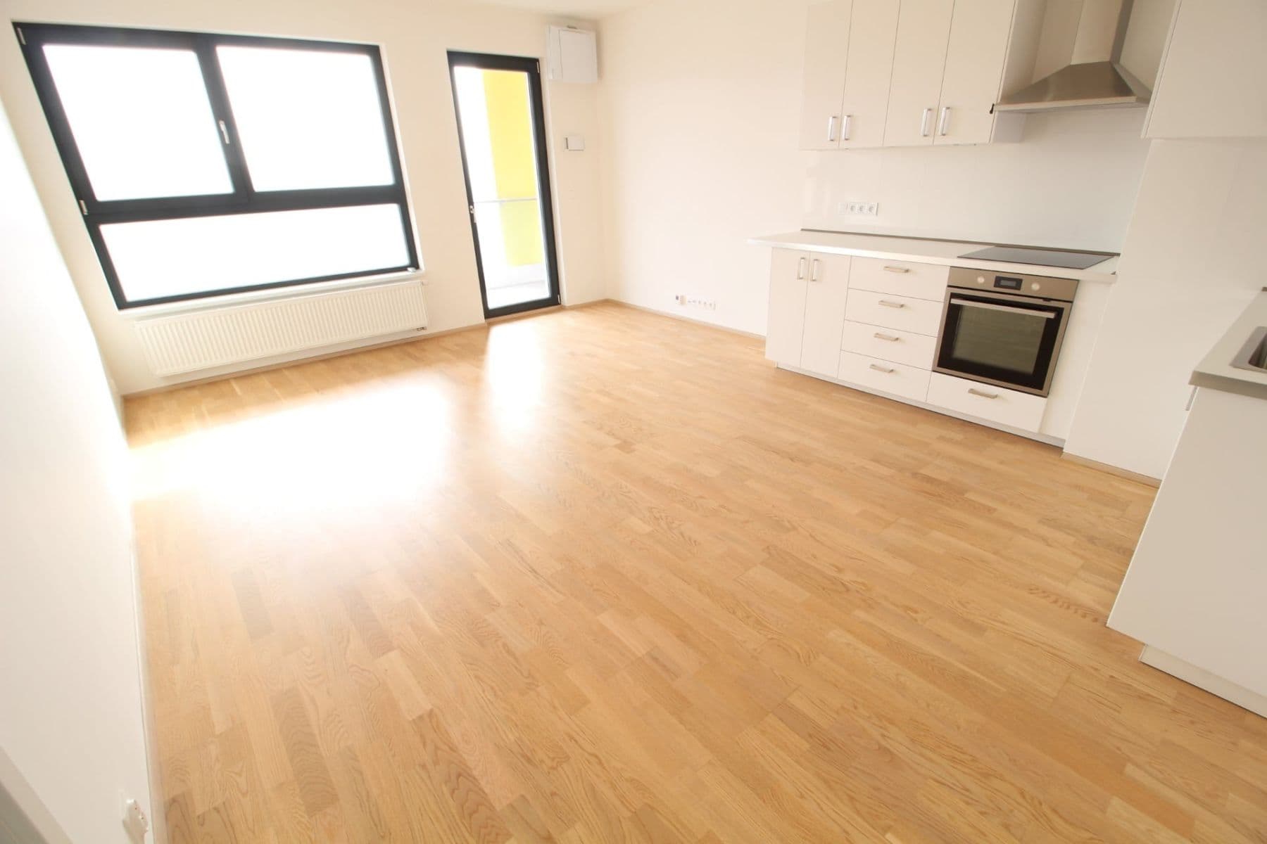 2 bedroom with open-plan kitchen flat to rent, 98 m², Zlochova, Prague, Prague 2 bedroom with open-plan kitchen flat to rent, 98 m², Zlochova, Prague, Prague