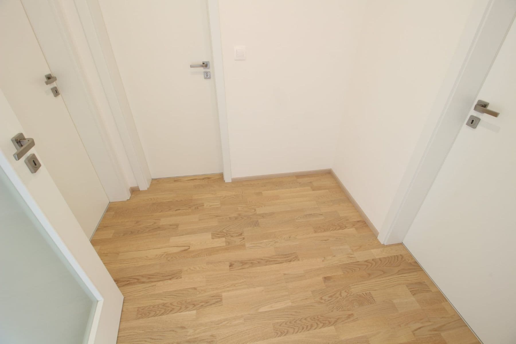 2 bedroom with open-plan kitchen flat to rent, 98 m², Zlochova, Prague, Prague 2 bedroom with open-plan kitchen flat to rent, 98 m², Zlochova, Prague, Prague