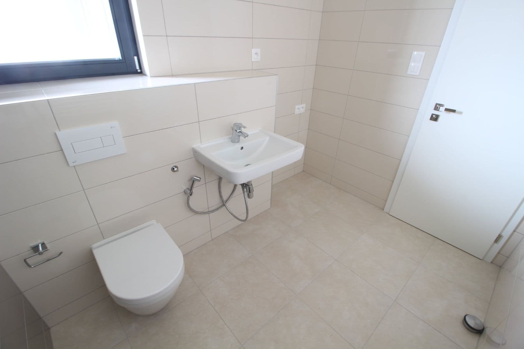 2 bedroom with open-plan kitchen flat to rent, 98 m², Zlochova, Prague, Prague 2 bedroom with open-plan kitchen flat to rent, 98 m², Zlochova, Prague, Prague