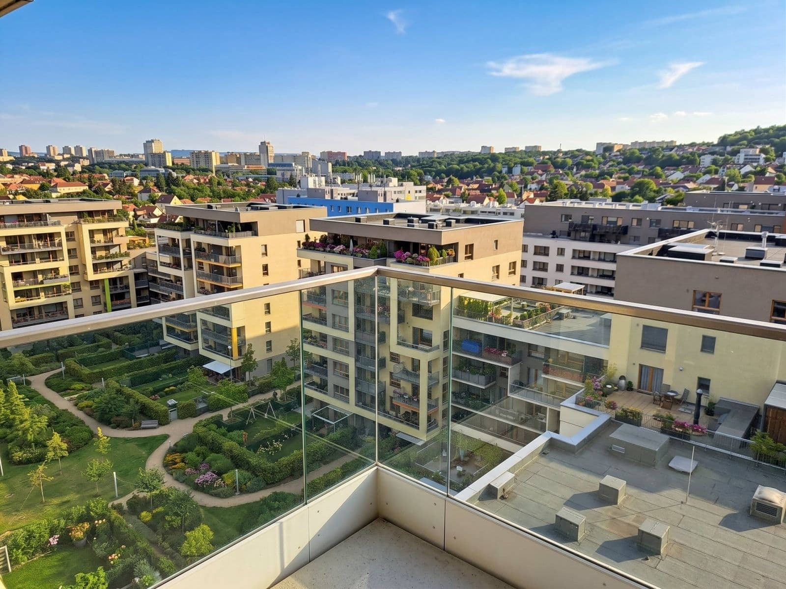 2 bedroom with open-plan kitchen flat to rent, 98 m², Zlochova, Prague, Prague 2 bedroom with open-plan kitchen flat to rent, 98 m², Zlochova, Prague, Prague