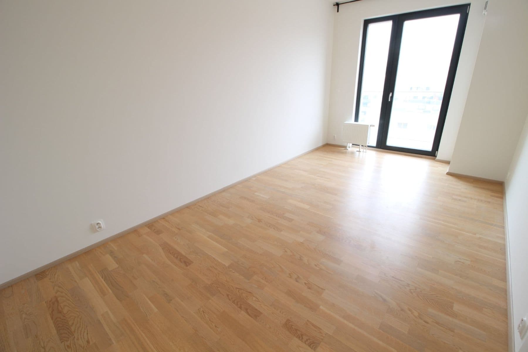 2 bedroom with open-plan kitchen flat to rent, 98 m², Zlochova, Prague, Prague 2 bedroom with open-plan kitchen flat to rent, 98 m², Zlochova, Prague, Prague