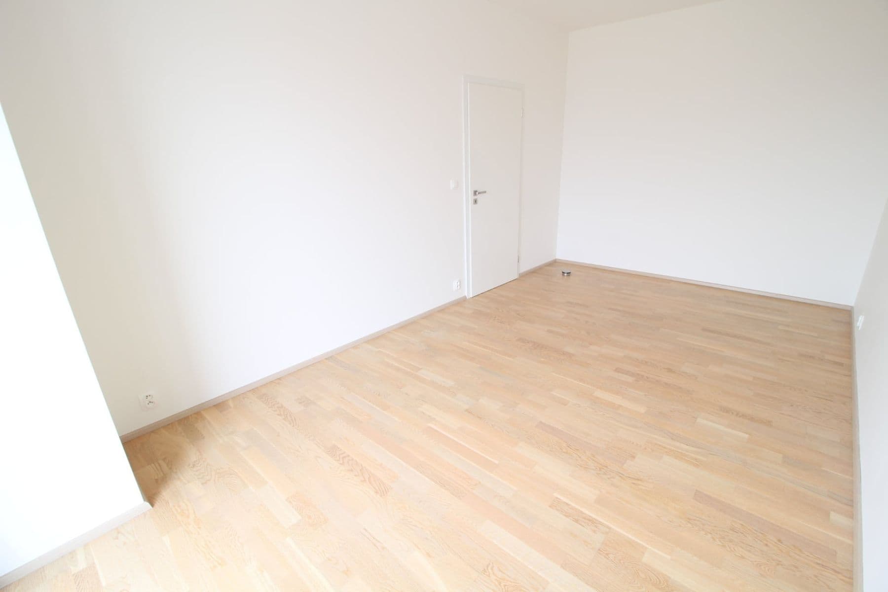 2 bedroom with open-plan kitchen flat to rent, 98 m², Zlochova, Prague, Prague 2 bedroom with open-plan kitchen flat to rent, 98 m², Zlochova, Prague, Prague