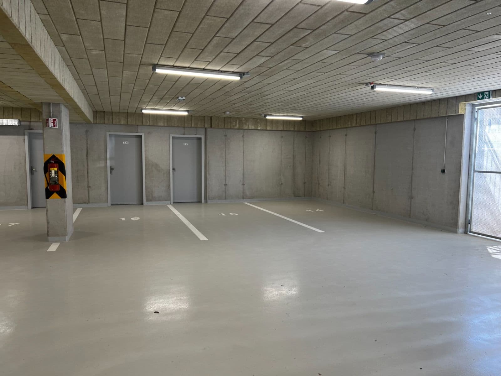 garage to rent, 15 m², Pardubice, Pardubický Region garage to rent, 15 m², Pardubice, Pardubický Region