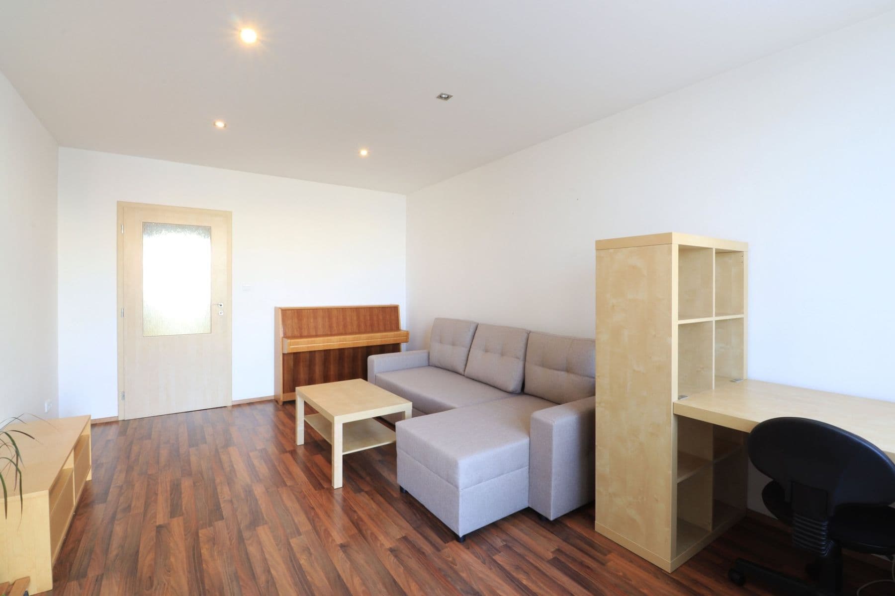 3 bedroom flat to rent, 70 m², Benkova, Prague, Prague 3 bedroom flat to rent, 70 m², Benkova, Prague, Prague