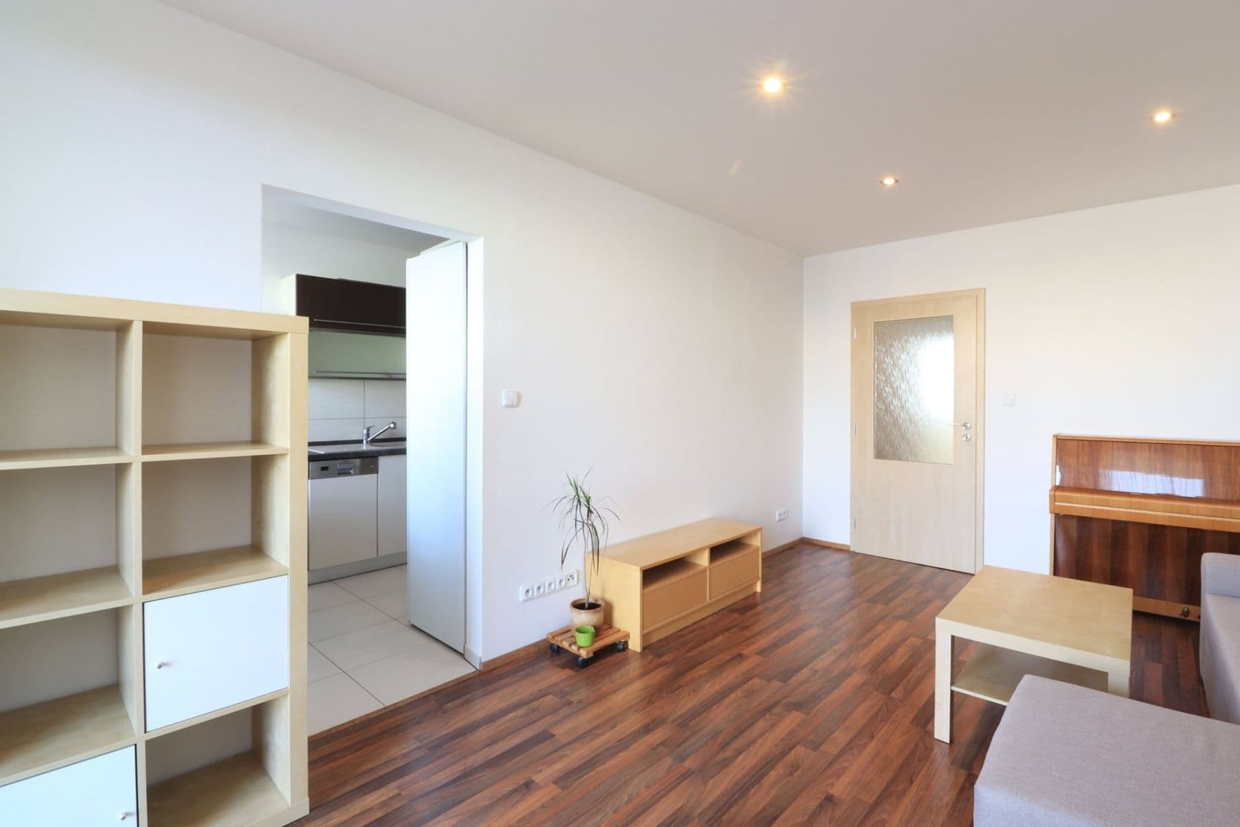 3 bedroom flat to rent, 70 m², Benkova, Prague, Prague 3 bedroom flat to rent, 70 m², Benkova, Prague, Prague