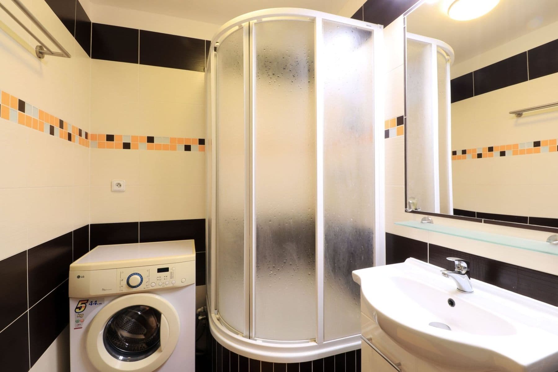 3 bedroom flat to rent, 70 m², Benkova, Prague, Prague 3 bedroom flat to rent, 70 m², Benkova, Prague, Prague